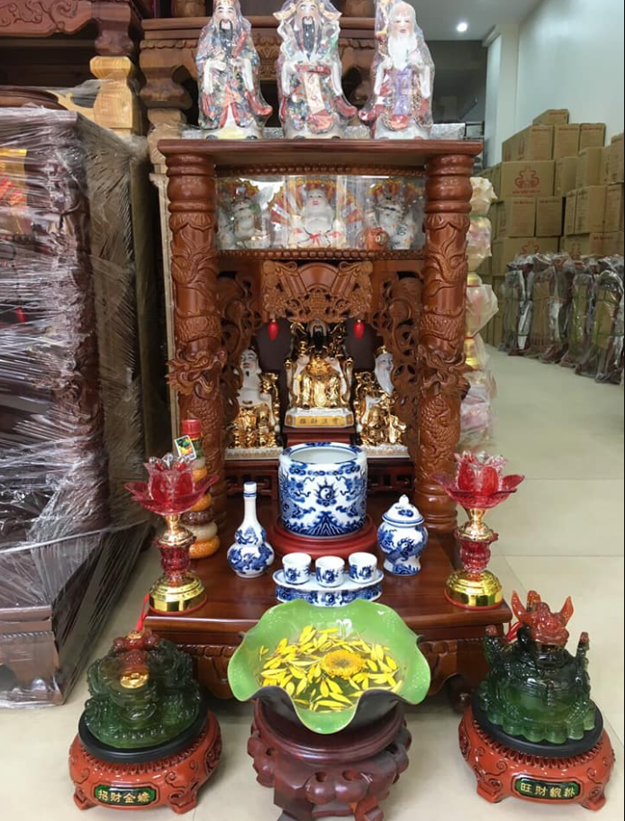Trang trí bàn thờ Thần Tài Màu Xanh Dương Màu Tương Sinh Của Mệnh Mộc